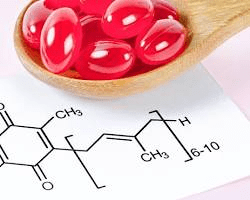 red heart with CoQ10 molecules